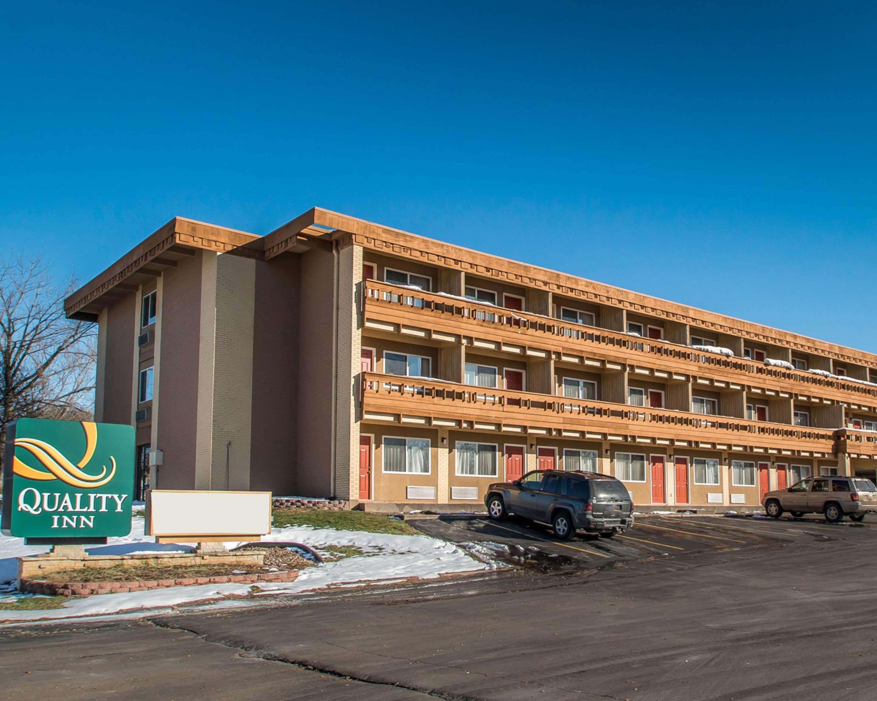 Quality Inn East Dubuque Exterior foto
