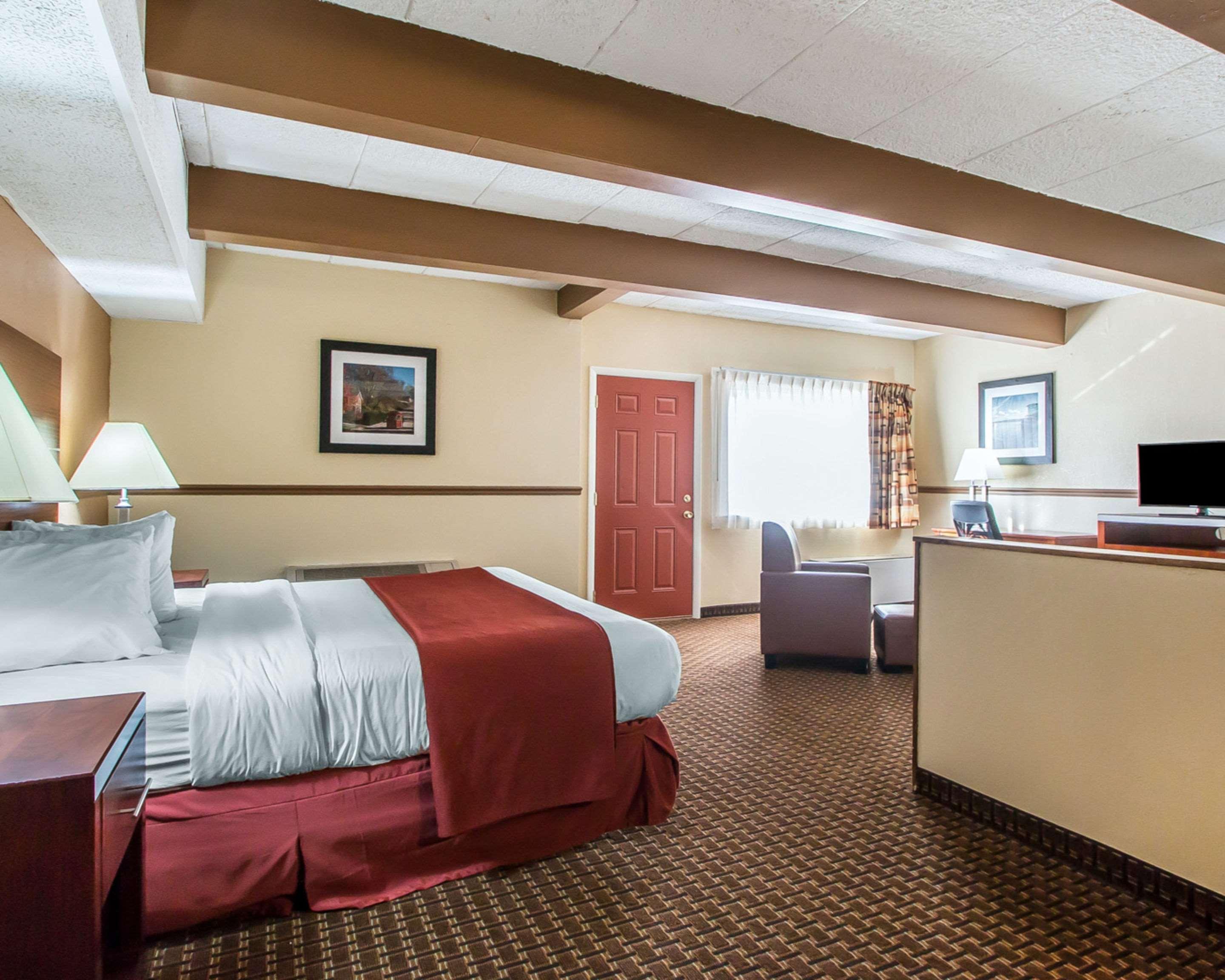 Quality Inn East Dubuque Exterior foto