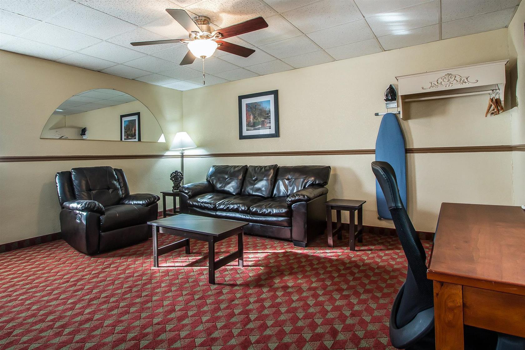 Quality Inn East Dubuque Exterior foto