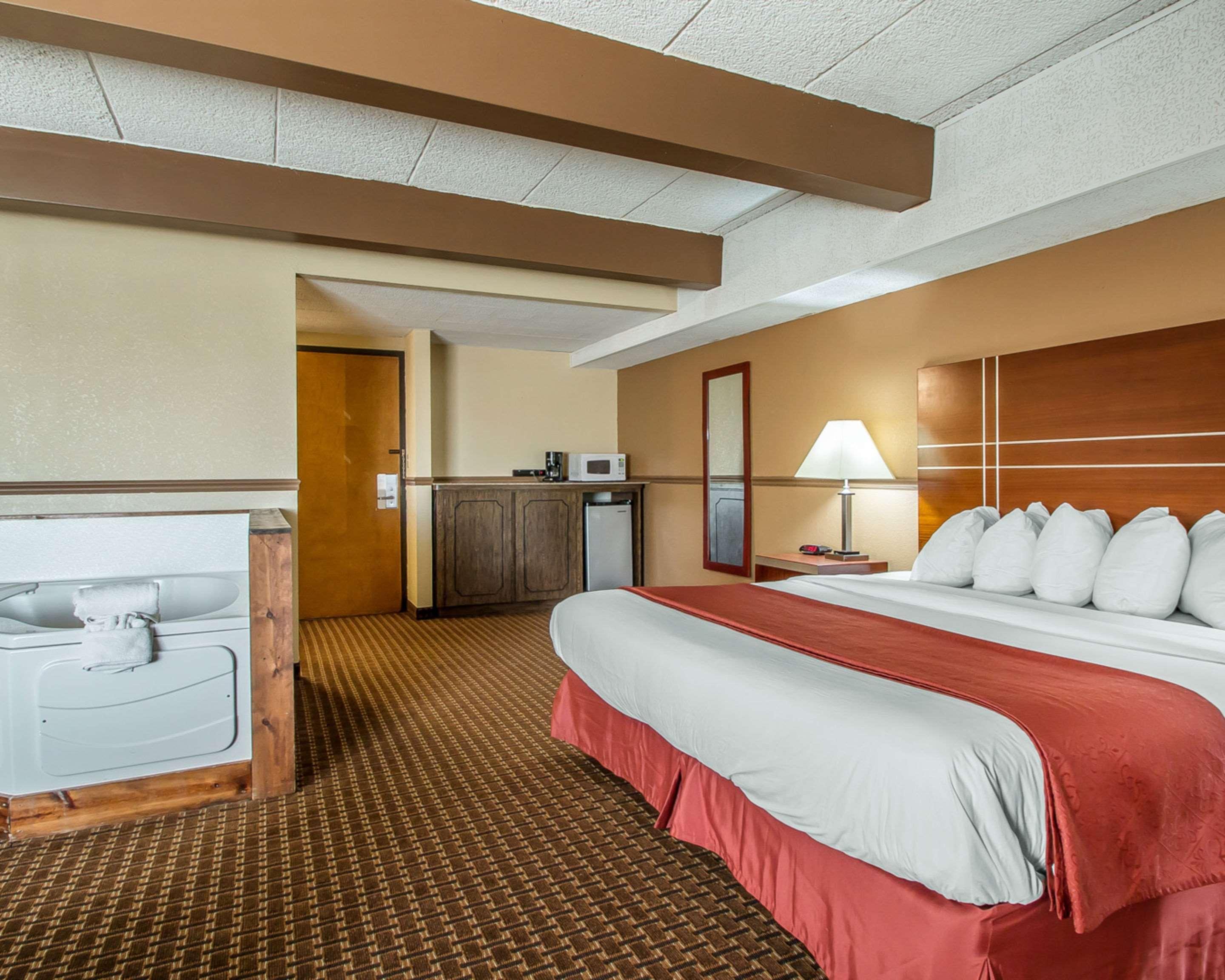 Quality Inn East Dubuque Exterior foto