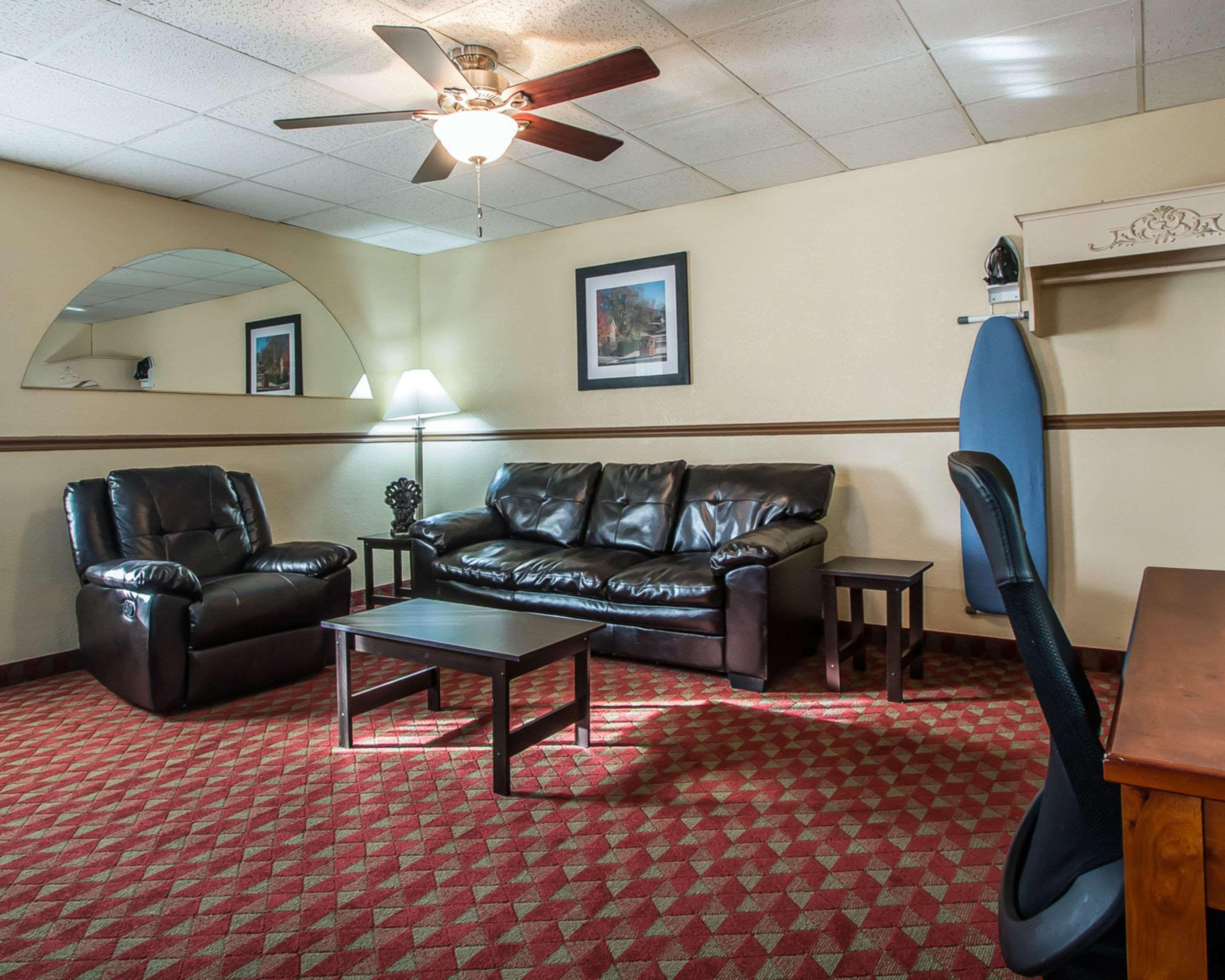 Quality Inn East Dubuque Exterior foto