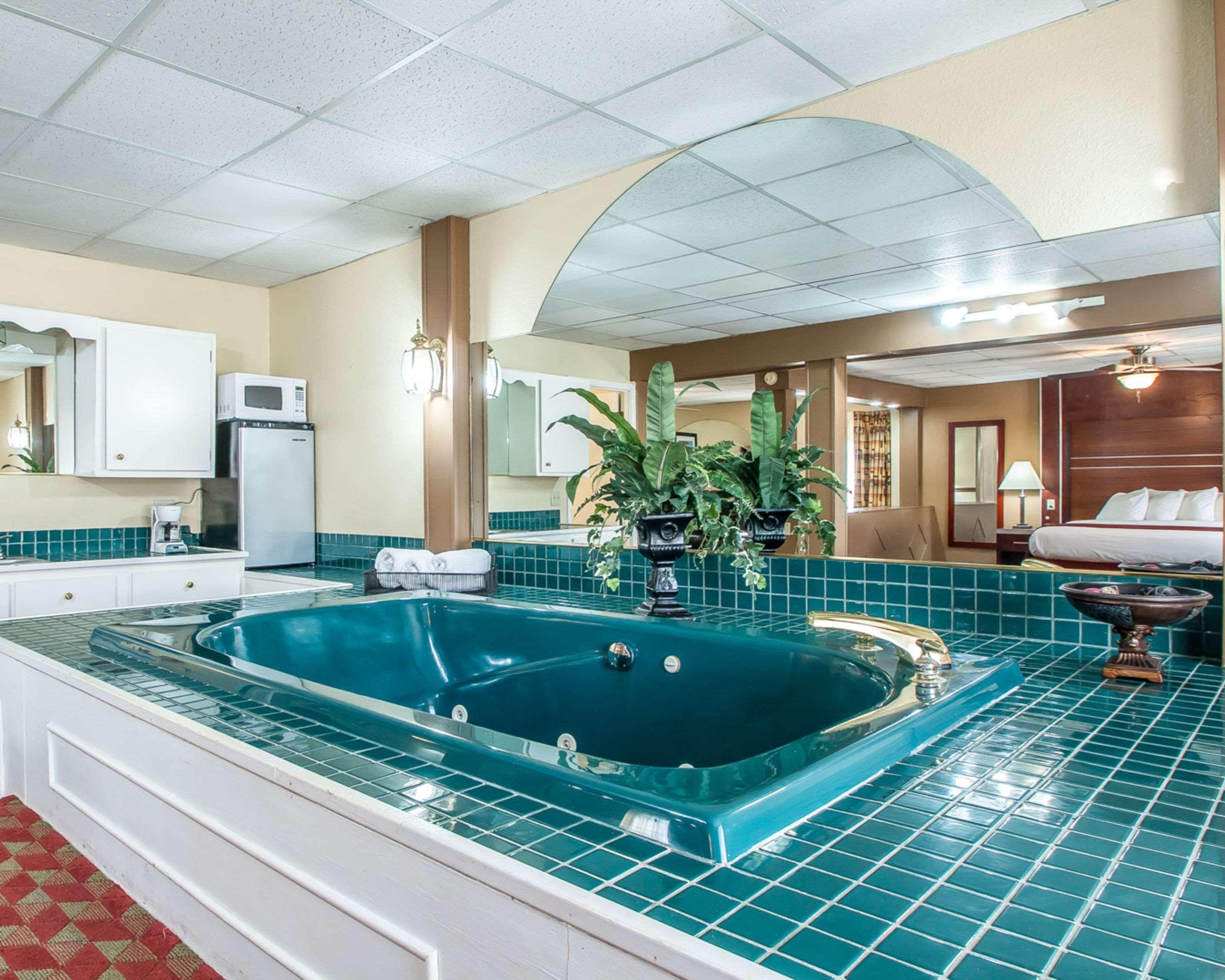 Quality Inn East Dubuque Exterior foto
