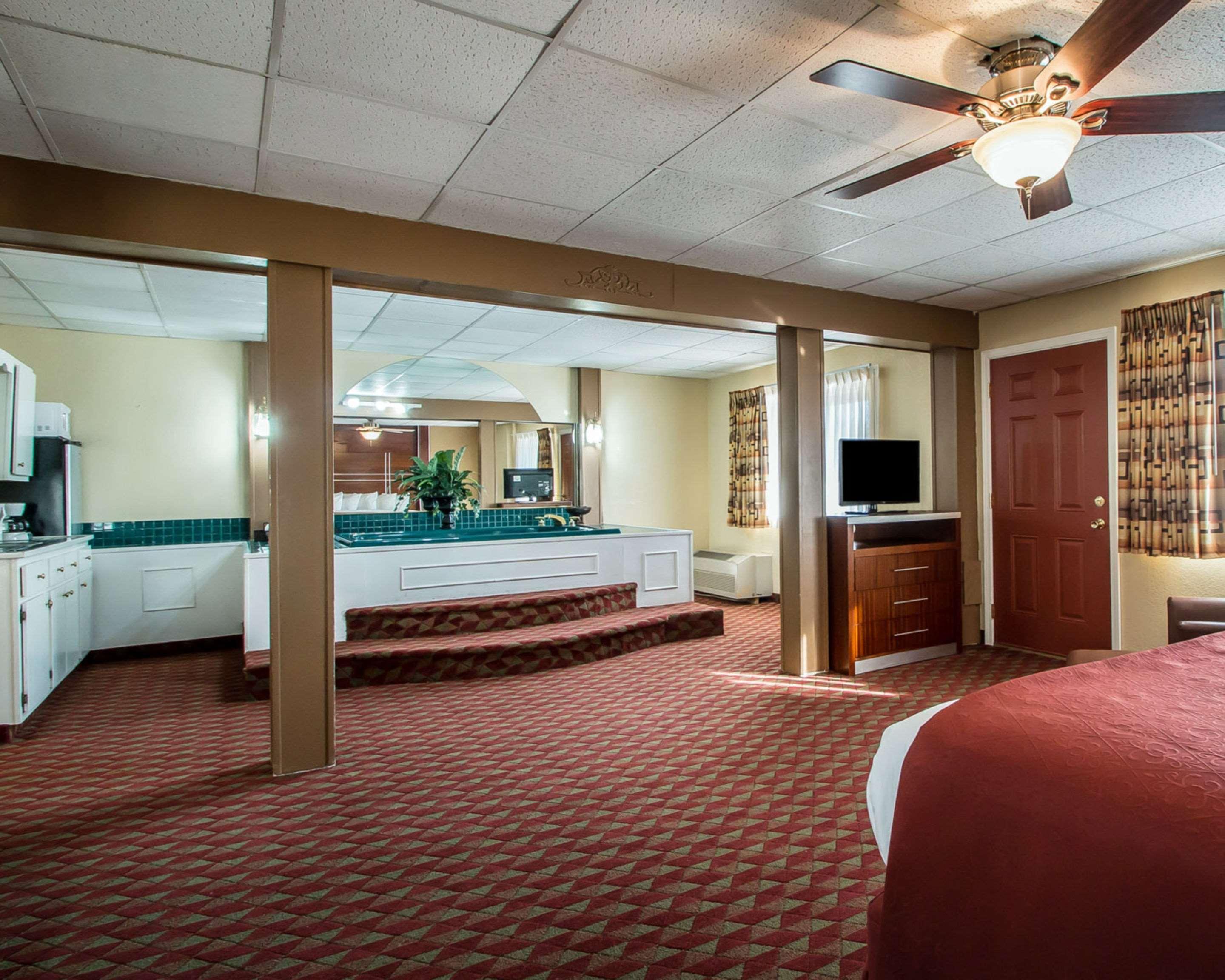 Quality Inn East Dubuque Exterior foto