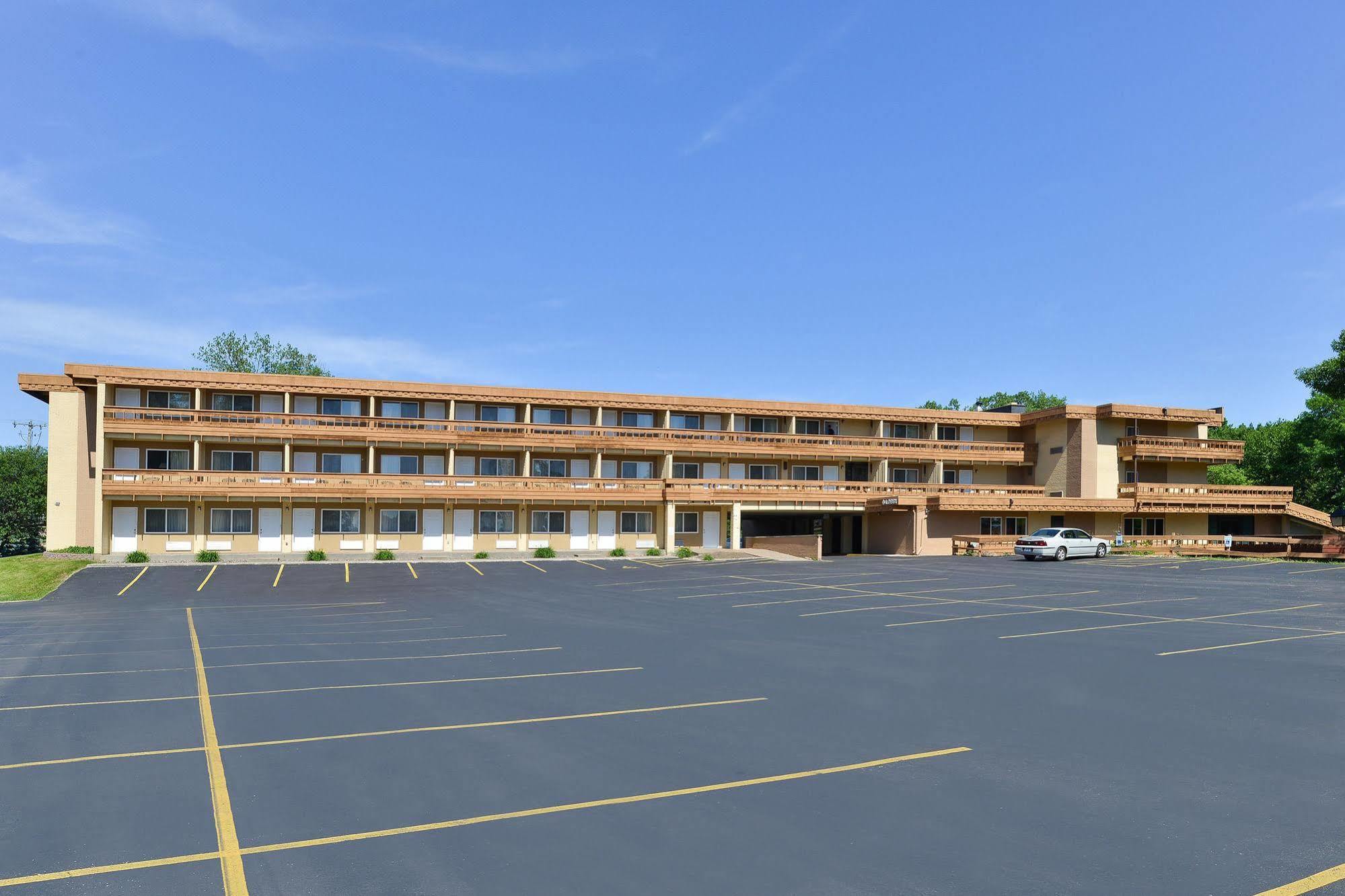 Quality Inn East Dubuque Exterior foto