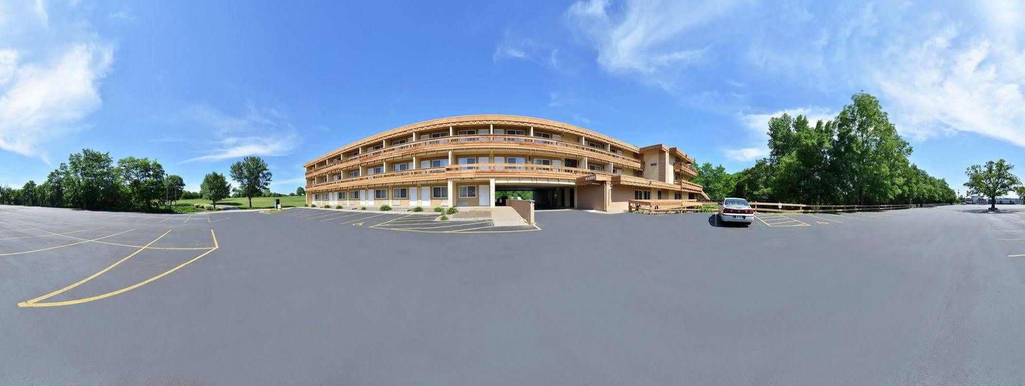 Quality Inn East Dubuque Exterior foto